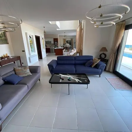 Sleeps 6, W/ Private Pool And Modern Design - Awz 302 Villa